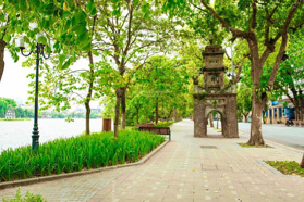 Cần bán nhà mặt phố Hàng Gà, Hoàn Kiếm DT 70m2 x 5T, MT 5m. Vị trí đẹp - KD thương mại sầm uất