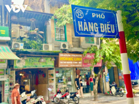 Cần bán nhà mặt phố Hàng Điếu, Hoàn Kiếm. DT 70m2 x 7T, MT 5m. Vị trí đẹp nhất phố - KD sầm uất