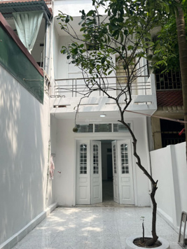 Nhà mặt ngõ ô tô tránh phố Kim Ngưu