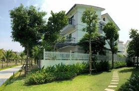 Chính chủ bán BT mặt hồ Vinhomes Thăng Long. DT 223m2, hoàn thiện đẹp, giá 44 tỷ. LH: 0937 996 015