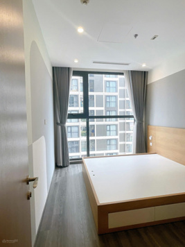 Chính chủ gửi bán gấp căn hộ 2PN, DT 81m2, tầng trung, view bể bơi, tại phân khu Tonkin