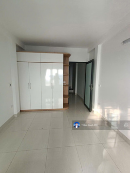 Nhà 4 tầng, Ỷ La DT 30m2, MT 3.3m, ô tô đỗ 5.6 tỷ Hà Đông. LH 0886 743 366
