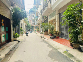 Cực hiếm khu phân lô Lạc Trung, 50m2 4 tầng, mặt tiền 5m, có vỉa hè, gara ô tô, ngõ thông