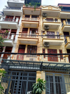 Bán nhà riêng tại đường Võ Chí Công dt: 85m2, giá: 12 tỷ. Tây Hồ