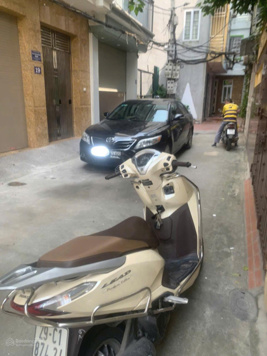 Bán nhà một mặt phố, một mặt ngõ ô tô phố Lạc Long Quân, Tây Hồ. cần bán gấp