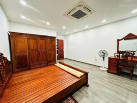 Bán gấp! Bán nhà riêng đường Trần Khát Chân- Hai Bà Trưng giá tốt chỉ 5 tỷ vnd, 32m2, 5 tầng