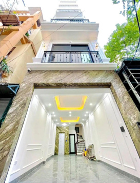 Nhà 117 Trần Cung - đầu Hoàng Quốc Việt - 6 tầng 35m2 - có thang máy ngõ 2,8m - ngõ nông Nhà mới