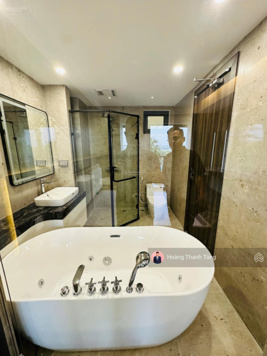 Chỉ 10.8 tỷ sở hữu nhà trung tâm Cầu Giấy. DT 68m2 - 4 tầng - MT 5.8m. Ngõ thông - 3 gác tránh