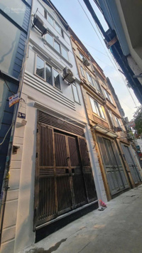 Bán nhà đẹp 6 PN, 4 PT, 33m2 tại đường Định Công Thượng, chỉ 6,3 tỷ - gấp