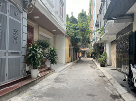 Bán nhà phố Nghĩa Tân phân lô 6 tầng mặt tiền 5,5m ôtô đỗ cửa ngõ thông giá rẻ