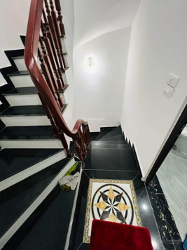 Bán nhà xây mới phố Đội Cấn - 34m2 xây 5 tầng - giá hơn 6 tỷ - tặng lại full nội thất