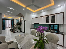 Tôi bán gấp nhà 41m2 4 tầng trung tâm La Khê, Hà Đông, ngõ rộng, cách ô tô tránh 25m. Giá tốt 6.5tỷ