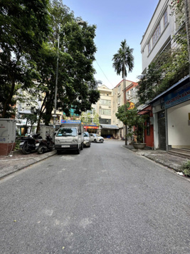 PHÂN LÔ TRẦN KIM XUYẾN - Ô TÔ TRÁNH - KINH DOANH