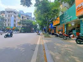 SIÊU HIẾM CĂN ÁP GÓC 1 NHÀ RA PHỐ - PHÂN LÔ VỈA HÈ - DT 121m2 - MT 11m - 6 TẦNG - GIÁ 46,5 tỷ