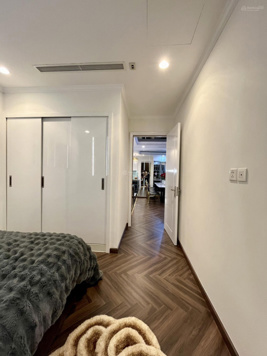 Bán gấp căn hộ 2PN 82m2 Times City 6.55 tỷ, liên hệ: 0967 668 920e Hoàn)