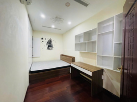 Chính chủ Cần bán căn hộ 3 phòng ngủ rộng 152m2 Royal City, nhà đẹp, full nội thất