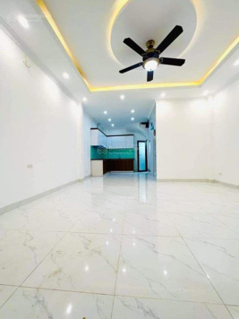 Bán nhà lô góc xây mới 6 tầng thang máy phố Đội Cấn - Cách ô tô chỉ hơn 30m - Ngõ thông