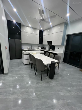 Hiếm! Bán nhà phố Việt Hưng, 100m2, xe tải tránh nhau, kinh doanh đỉnh, giá cực hời