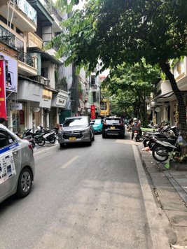 Siêu hot - Bán nhà mặt phố Hàng Nón, Q.Hoàn Kiếm. Vị trí đắc địa, mặt tiền rộng 4,6m.Diện tích:4,6m