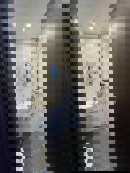 Bán căn hộ 3 ngủ Lê Văn Lương Khuất Duy Tiến nhỉnh 5 tỷ full nội thất Diện tích 93m2 gồm 3 ngủ 2 vs đủ ánh sáng các phòng Full nội thất đẹp Sổ đỏ chính chủ Giá chỉ 5,3 tỷ