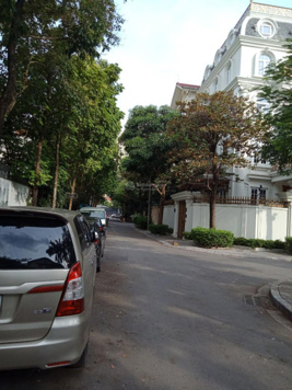 BÁN GẤP BT KHU ĐÔ THỊ YÊN HÒA, DT 270MX4T, MT 14M, LÔ GÓC 2 MẶT ĐƯỜNG, VIEW SÂN CHƠI, GIÁ 87 TỶ