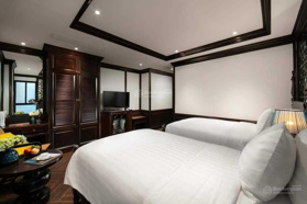 Cần bán khách sạn mặt phố Cầu Gỗ, Hoàn Kiếm. DT 210m2 x 9T, 1 hầm. Gần sát hồ Hoàn Kiếm