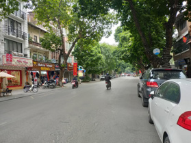 Bán nhà phố Lý Nam Đế Hoàn Kiếm diện tích 600m2 mặt tiền 25m 1 sổ 1 chủ, 360 tỷ phù hợp xây VP, KS