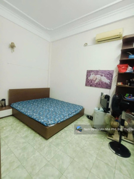 Bán gấp nhà Thái Thịnh, ô tô tránh, 69m2, 15.5 tỷ