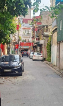 Bán đất thổ cư khu Đức Giang, DT: 60m2, MT: 5m, vuông vắn, ngõ thông, ô tô tránh, 4.85 tỷ