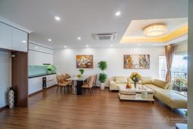 Bán căn hộ M5 Nguyễn Chí Thanh - giá cực chất 10,8 tỷ, 150m2, 4PN, full nội thất