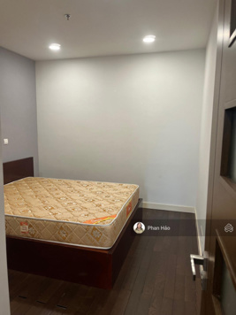 Bán căn hộ Lancaster 20 Núi Trúc, DT 126m2 gồm 3PN, 2 vệ sinh, full đồ. Giá 11 tỷ bao phí. BC ĐN