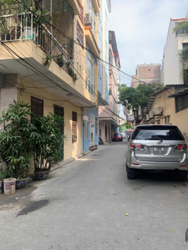 Bán đất tặng nhà 2 tầng phường Đức Thắng 32m2, sổ đỏ nở hậu, mặt tiền rộng, ô tô vào nhà, ở sướng