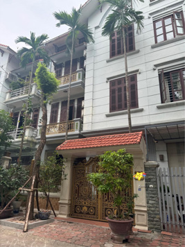 Siêu phẩm duy nhất tại 120 Hoàng Quốc Việt, giá 31 tỷ, diện tích 100m2