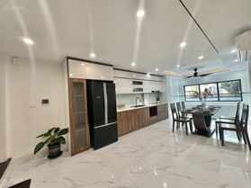 Nhà phân lô QĐ phố Hoàng Sâm - đẹp - gara ôtô - nội thất đẳng cấp - thang máy 60m2*5T - 21,5 tỷ