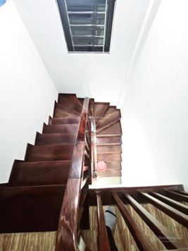 Võ Chí Công, nhà đẹp 5 tầng 40m2 thoáng sáng, mt 4.85m chào 9,6 tỷ