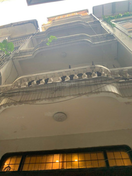 Hàng độc đường Đội Cấn bán nhà 5 tầng, ô tô đỗ cửa, vào nhà, giá sốc chỉ 11,5 tỷ VND