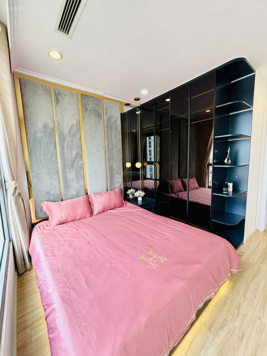 Cho thuê căn 3PN góc nhà cực đẹp, 120m2 giá cực rẻ, full đồ, tầng trung đẹp. LH ngay: 0397 934 491