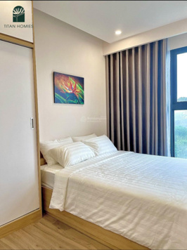 Tôi cần bán căn 2 ngủ 2 vệ sinh 70m2 đủ nội thất. Giá 4,9 tỷ. LH: 0981 674 999