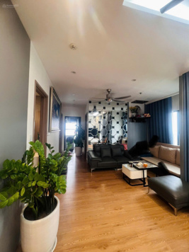 Bán Gấp Căn Hộ- Gía Tốt Nhất TT- 2PN+ 64m Full Nội Thất Chỉ 3,9 Tỷ Phân Khu S3- Vinhomes Smart City