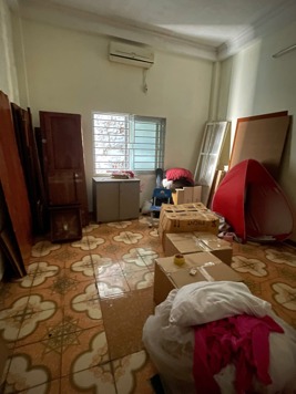 - Cần bán 60m nhà 4 tầng thuộc Mai Dịch , Cầu Giấy nhà có thể sửa cho thuê hoặc ở lâu dài, giá đầu tư.