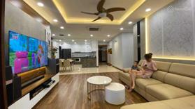 Cần bán gấp căn hộ 2PN, DT 70m2 ở tòa CT3 - KĐT Mới Nghĩa Đô-106 HQV. Giá bán 66tr/m LH: 0979 062 668