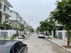 Cần bán gấp căn biệt thự An Vượng Villa - biệt thự Dương Nội - 180m2 giá bất ngờ 0989 325 858