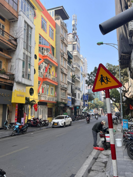 Bán nhà mặt phố Nguyễn Trường Tộ, Ba Đình. 72m2 7 tầng hai thoáng, vị trí vip kinh doanh sầm uất