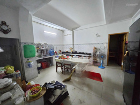 Bán nhà khu vip - ngay siêu thị Emart đường thông 6m - 5,3 x 20m đúc 1 tấm. 5PN. Giá 11 tỷ