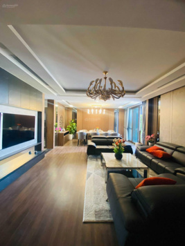 Chính chủ cần bán căn 2 PN 100,1m2 nội thất cao cấp tầng cao đẹp view hồ LH 0904 859 838