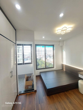 Bán chung cư tòa C T&T Vĩnh Hưng DT 77m2 2 phòng ngủ 2WC giá 4,3 tỷ. Khu LH 0983 873 848