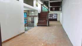 Nhà đẹp Tình Quang, Giang Biên ô tô tránh 3T 1 tum cầu thang máy dân xây 106,8m2 MT 4m hậu 6,35m