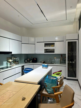 Gia đình định cư nước ngoài bán nhanh nhà mới xây ngay trung tâm thành phố Phan Rang, giá tốt nhất