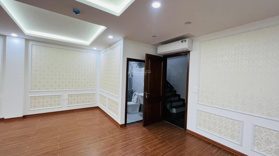 Siêu phẩm Nguyễn Khang, kinh doanh sầm uất, tòa văn phòng rất hiếm có, 64m2 x 7.5 tầng, 33.5 tỷ