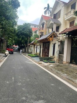 Biệt thự 232m2 Linh Đàm Xây 4 tầng - Giá 39,8 tỷ. Call 0966 824 789